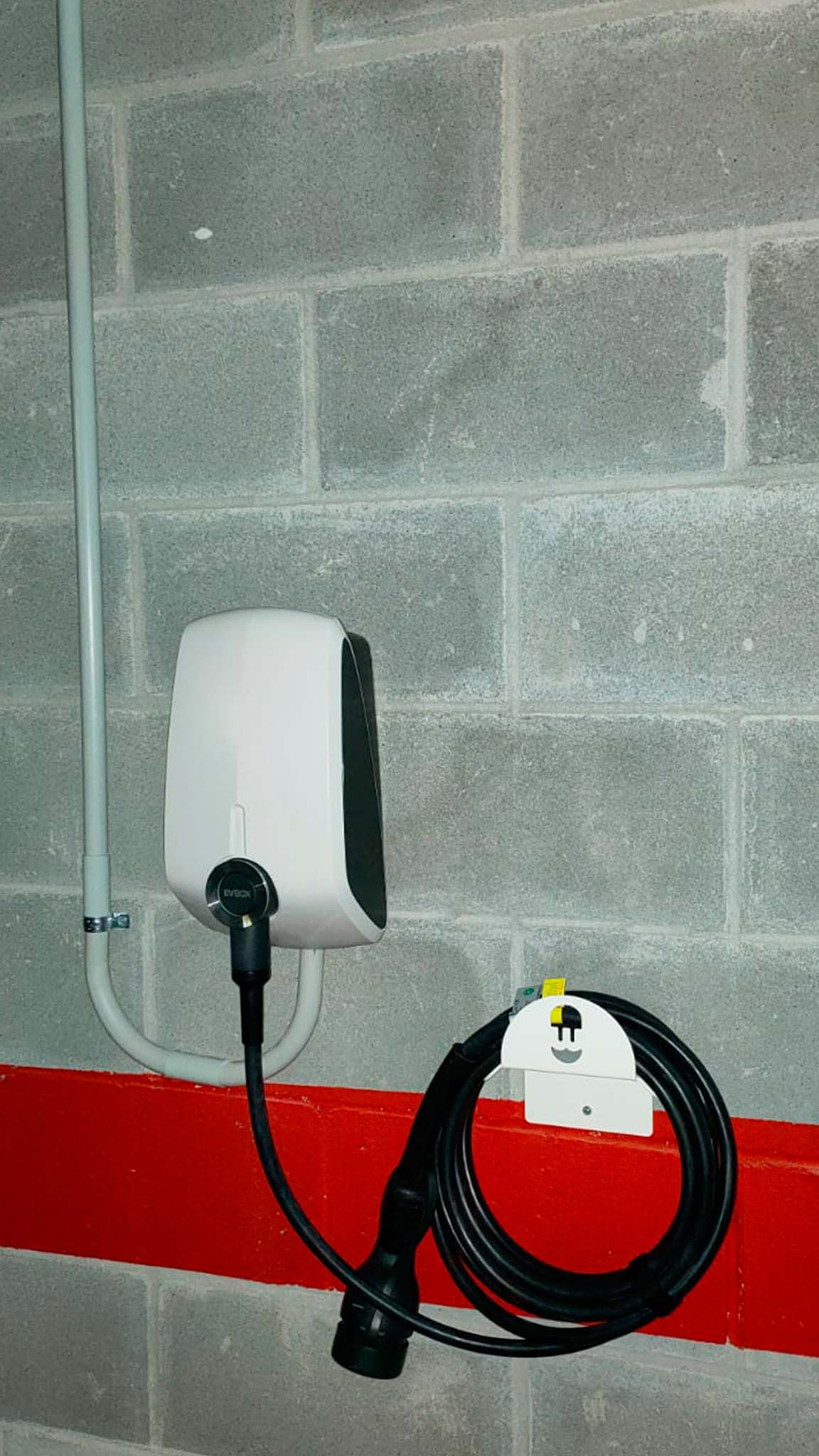 Punto de carga vehículo